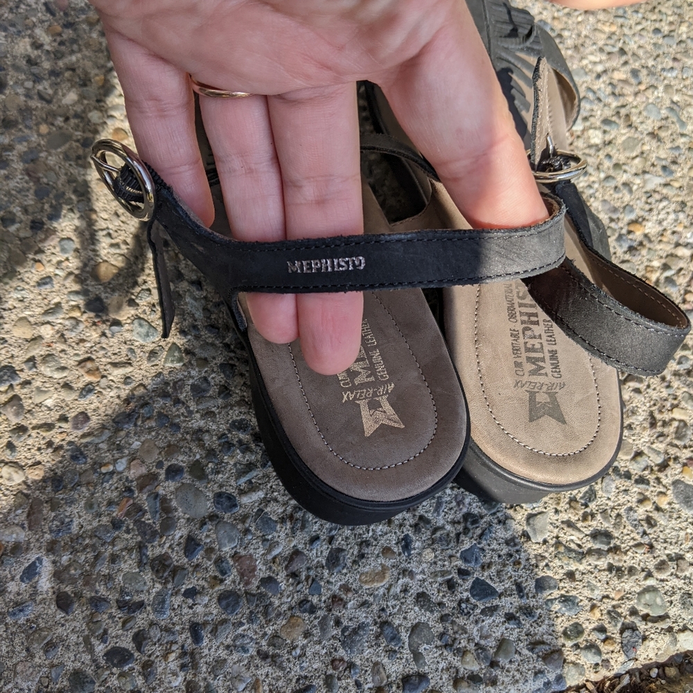 Mephisto RARE Fringe Black Sandals - Picture 3 of 8